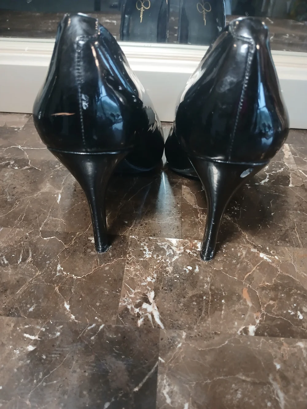 Jessica Simpson Black Patent Round Toe Heels